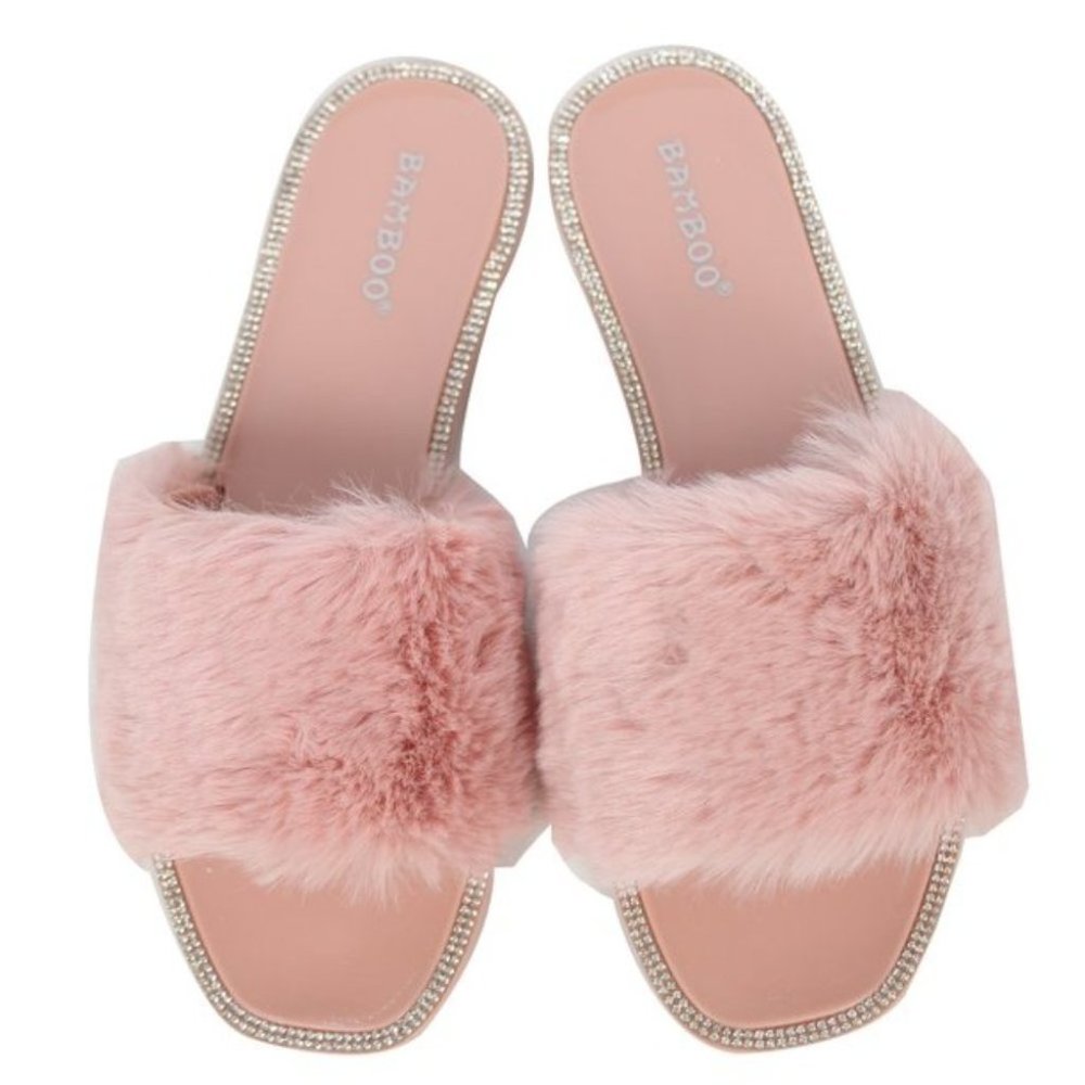 NWT!! Women's Blush Faux Fur Rhinestone Jelly Sandal - Picture 2 of 3